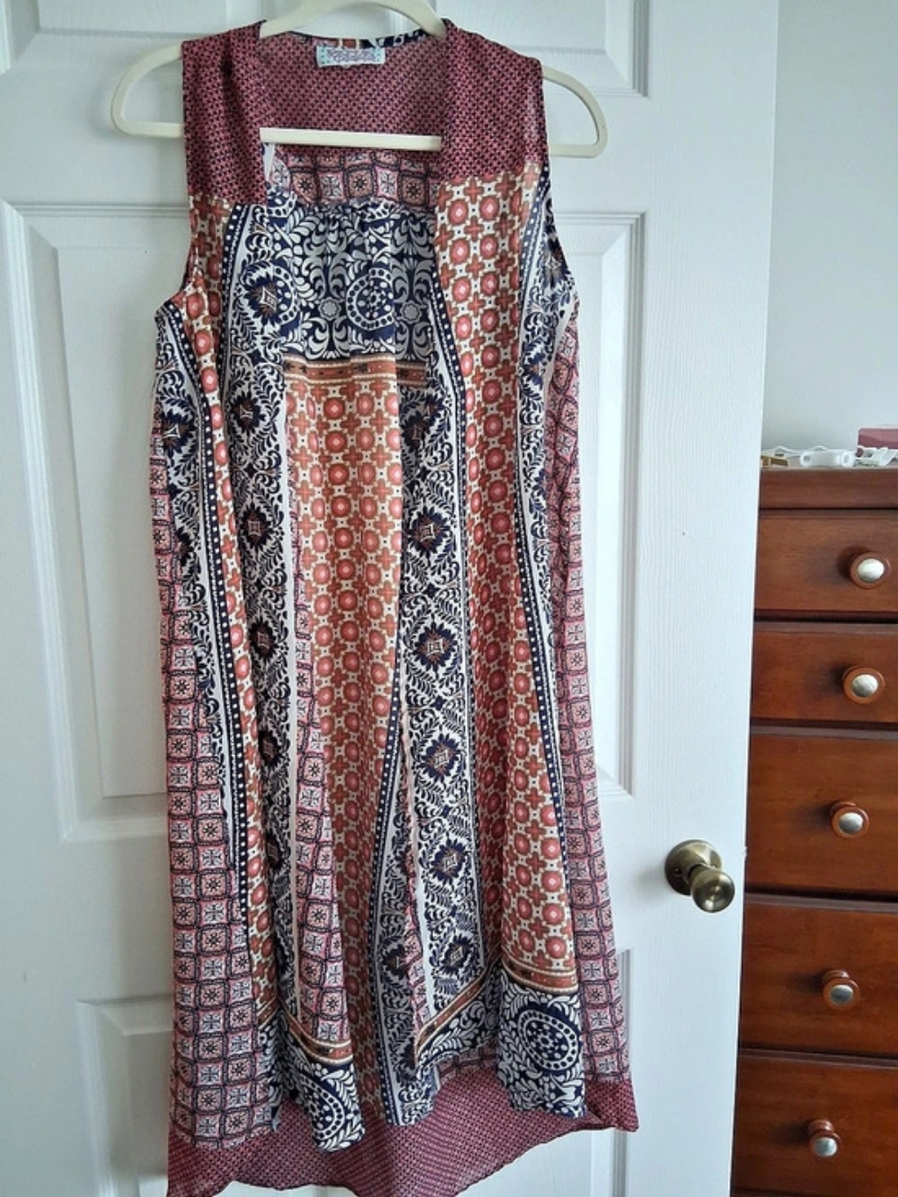 Pink Cattlelac Sleeveless Kimono With Geometric Print in Pink & Blue Like New